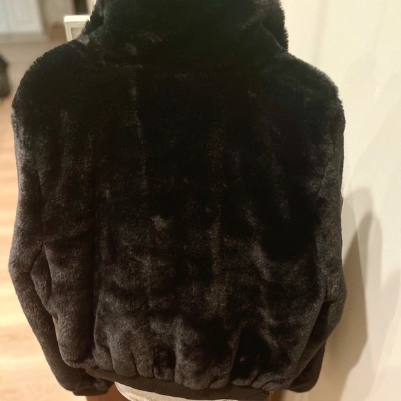 Junior 11/13 New with Tags faux black fur jacket - Picture 2 of 5